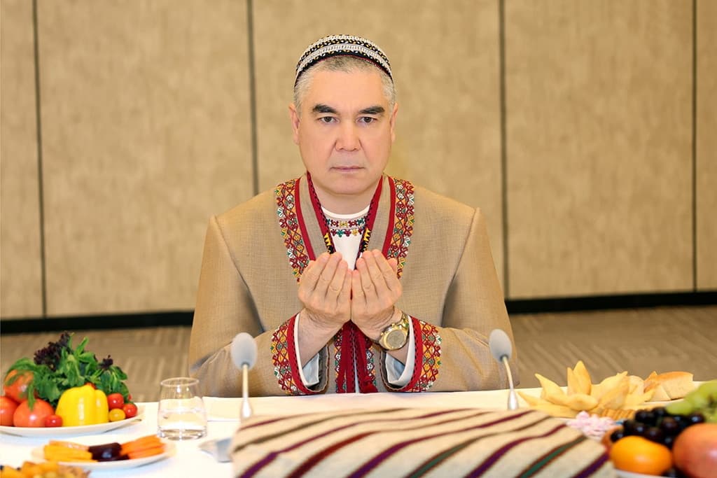 Гурбангулы Бердымухамедов дал курбанлык-садака в Саудовской Аравии
