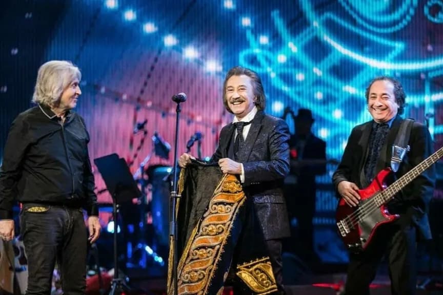 Ансамблю «Ялла» полвека – участников коллектива наградил президент Узбекистана