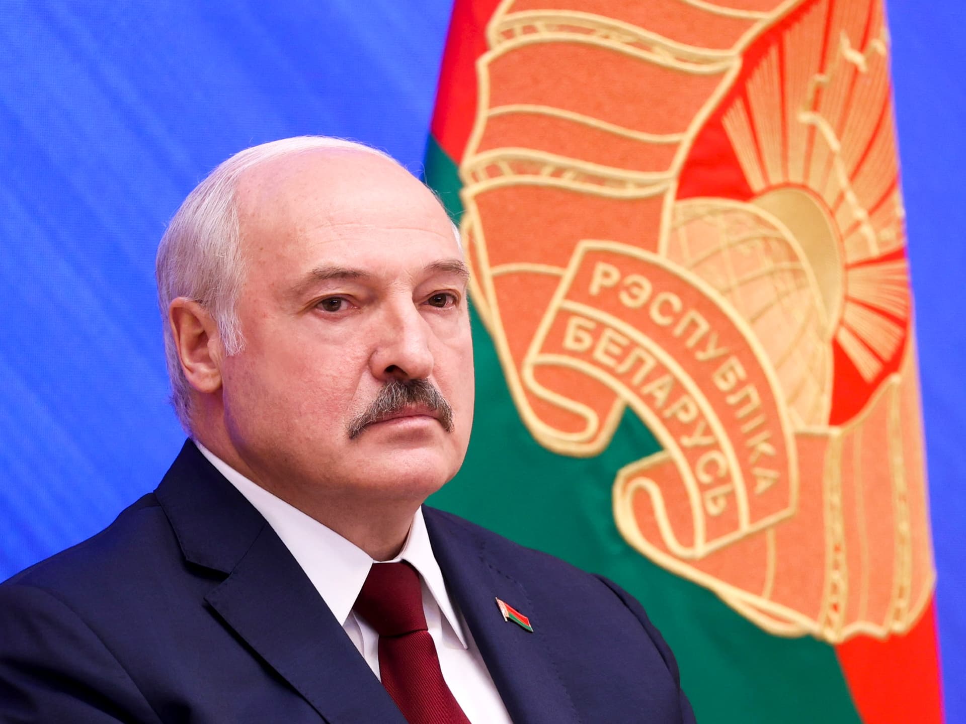 Президент Туркменистана поздравил белорусского лидера с Днем Республики