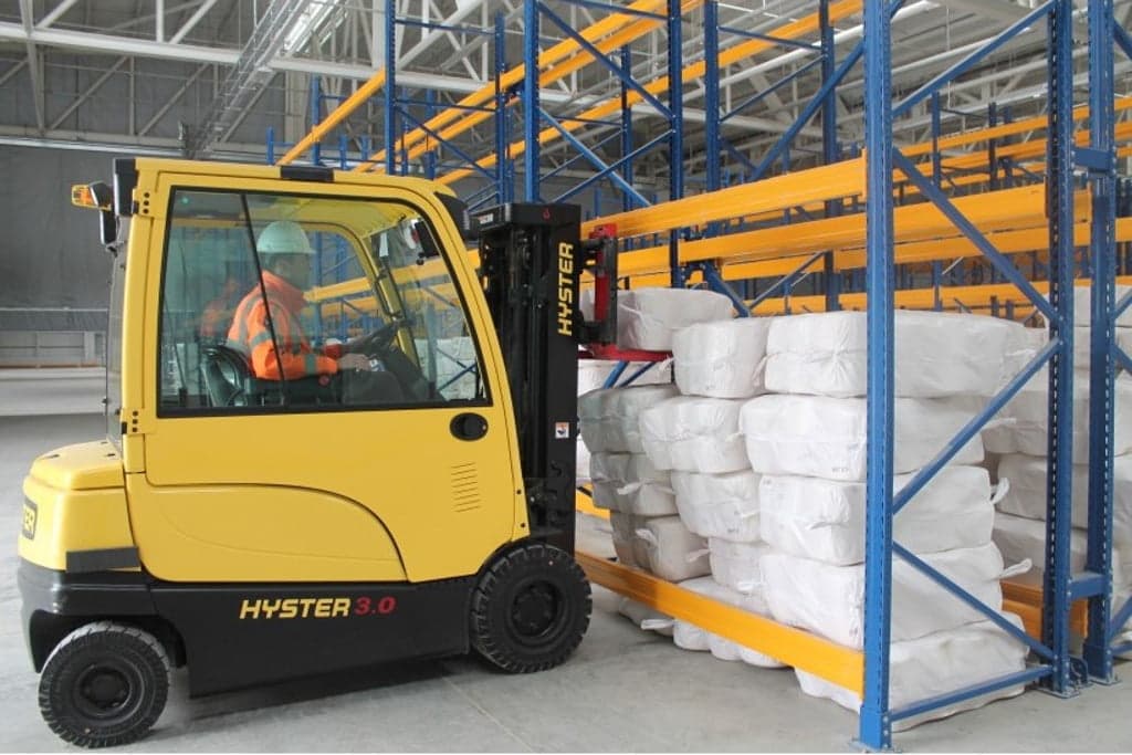 v-turkmendenizderyaellary-napomnili-o-vozmozhnosti-hranit-gruzy-bez-tamozhennyh-poshlin