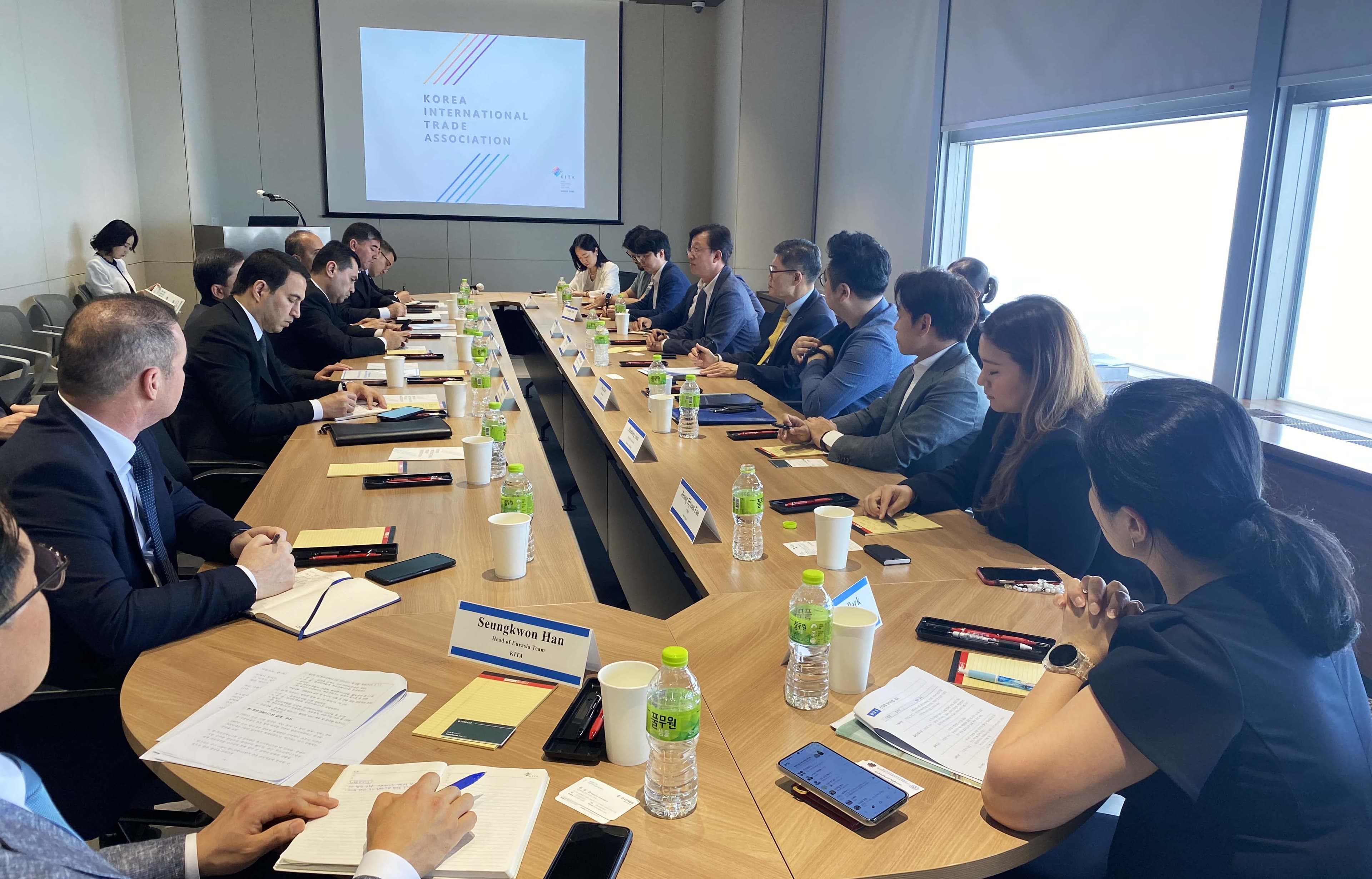 turkmenkorey-gatnasyklary-ozara-bahbitli-we-dostlukly-yoly-bilen-osdurilyar