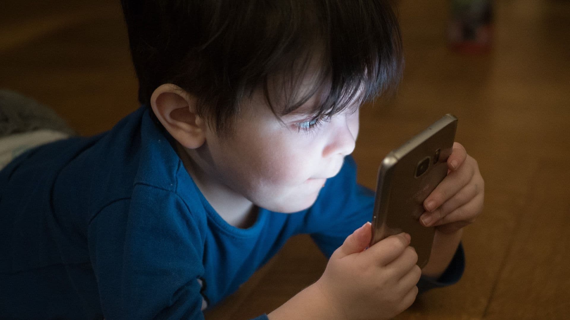In China, the rules for the use of mobile Internet by children were put up for discussion