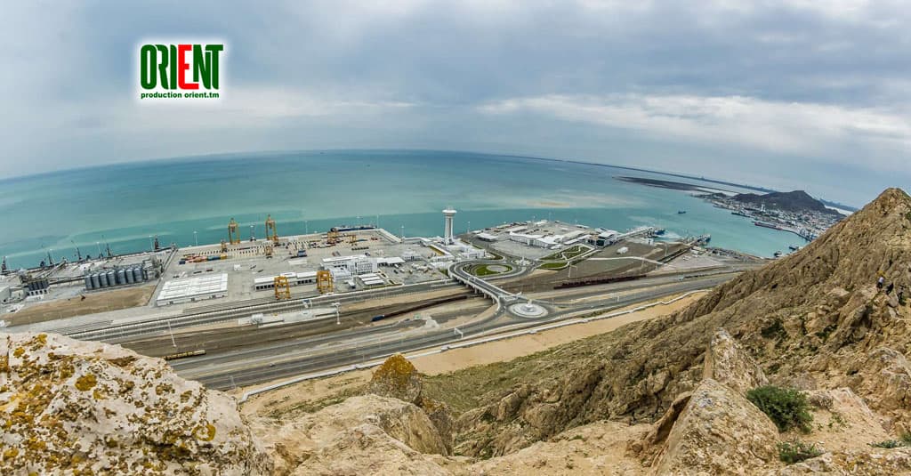 Туркменские и азербайджанские портовики изучили снижение рисков морских грузоперевозок