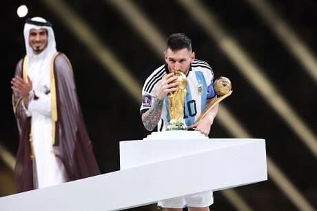 Messi's kiss is recognized the best sports photo of the year