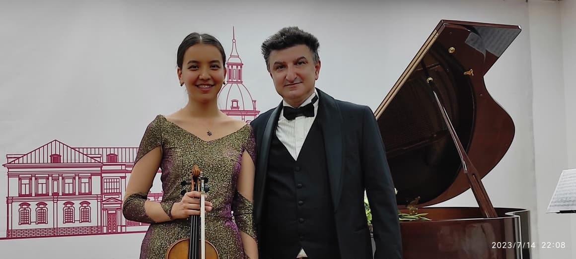 talanty-i-poklonniki-v-moskve-proshel-koncert-turkmenskih-muzykantov