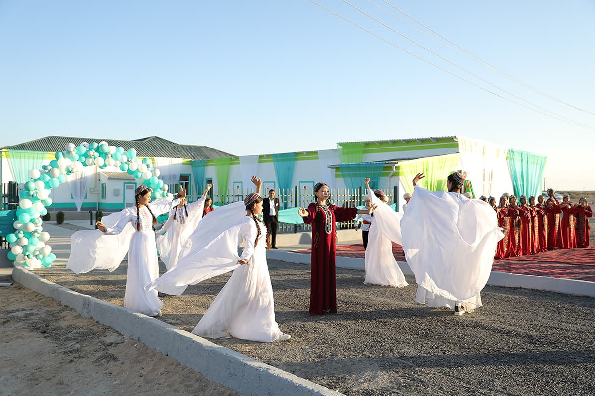 petronas-i-turkmengaz-rekonstruirovali-shkolu-v-poselke-kiyanly