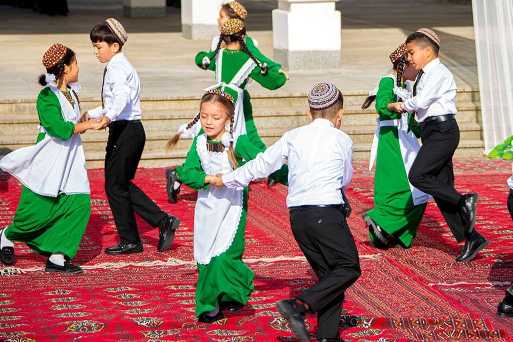 The new academic year in Turkmenistan: the first bell, solemn ceremonies and laptops for first-graders