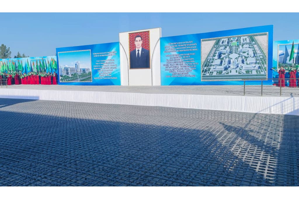 Serdar Berdimuhamedov laid the foundation of a new building of the Architectural and Construction Institute