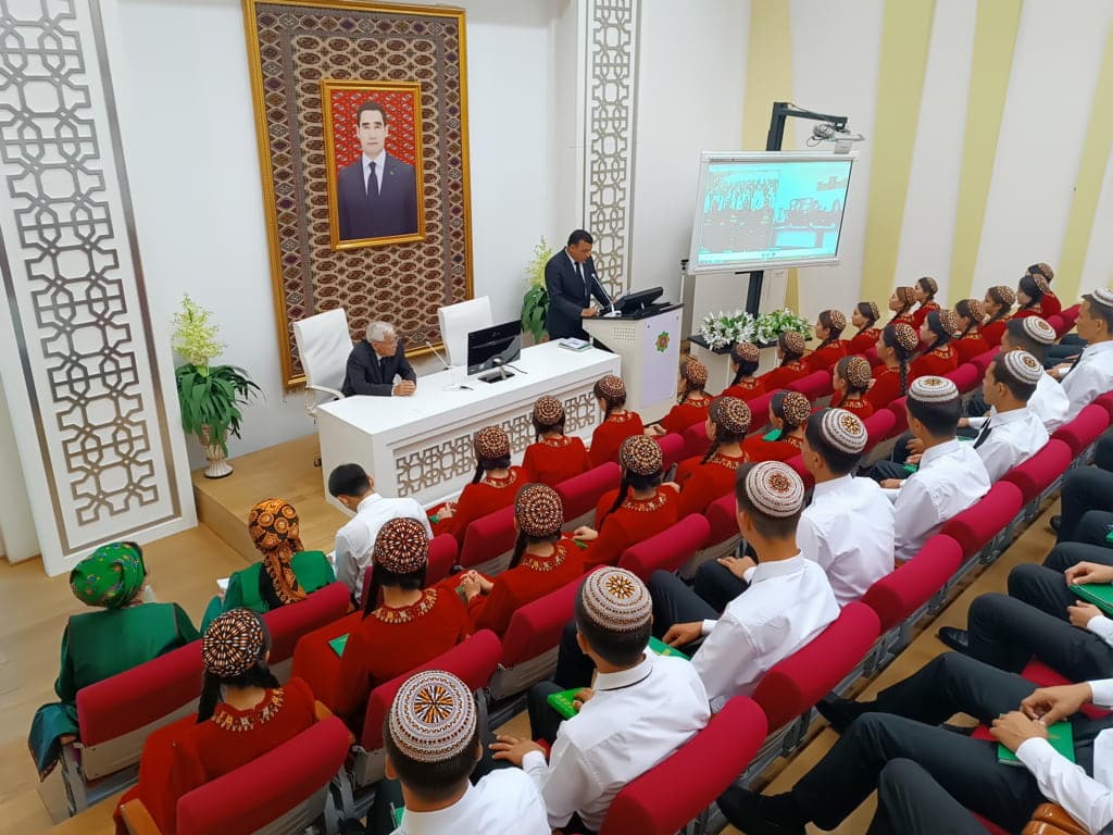 v-ashhabade-obsudili-sovershenstvovanie-podgotovki-inzhenerno-tehnicheskih-kadrov
