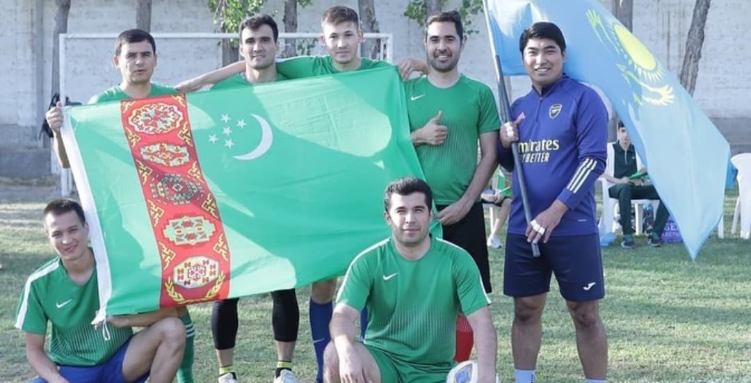 Diplomatik wekilhanalaryň arasynda kiçi futbol boýunça geçirilen ýaryşda Türkmenistanyň topary ikinji orny eýeledi
