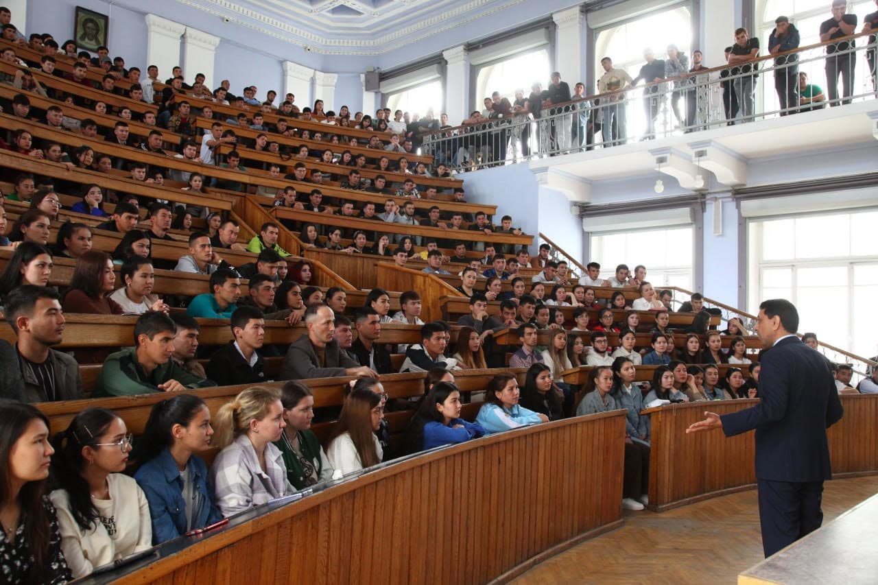 Baş konsul Saratow döwlet uniwersitetine bardy