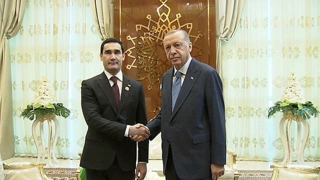 TRT AVAZ: Serdar Berdimuhamedow we Rejep Taýyp Erdogan gaz meselesini ara alyp maslahatlaşarlar