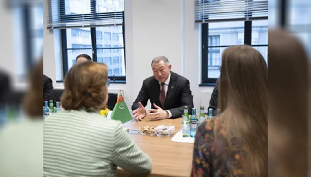 Germaniýada Türkmenistanyň ilçisi bilelikdäki türkmen-nemes iş toparynyň mejlisiniň geçirilmegini ara alyp maslahatlaşdy