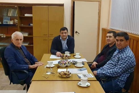 Туркменская бизнес-делегация находится с визитом в Республике Дагестан Российской Федерации для изучения местного потенциала экономического сектора. Дагестанская сторона представляет гостям условия, созданные в республике для ведения предпринимательской деятельности зарубежными компаниями, передают «Рутульские новости».
