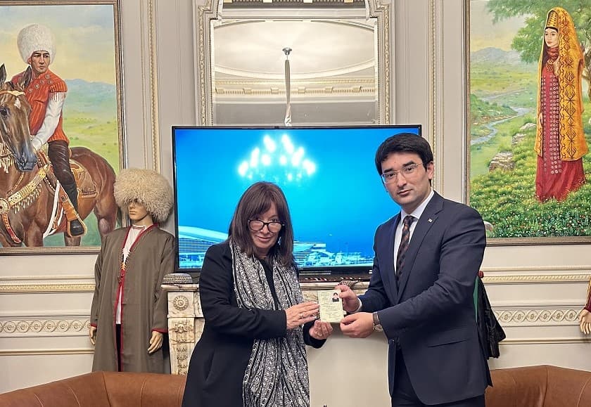 “Diplomatic World” halkara žurnaly Türkmenistanyň DIM tarapyndan resmi taýdan akkreditasiýa edildi
