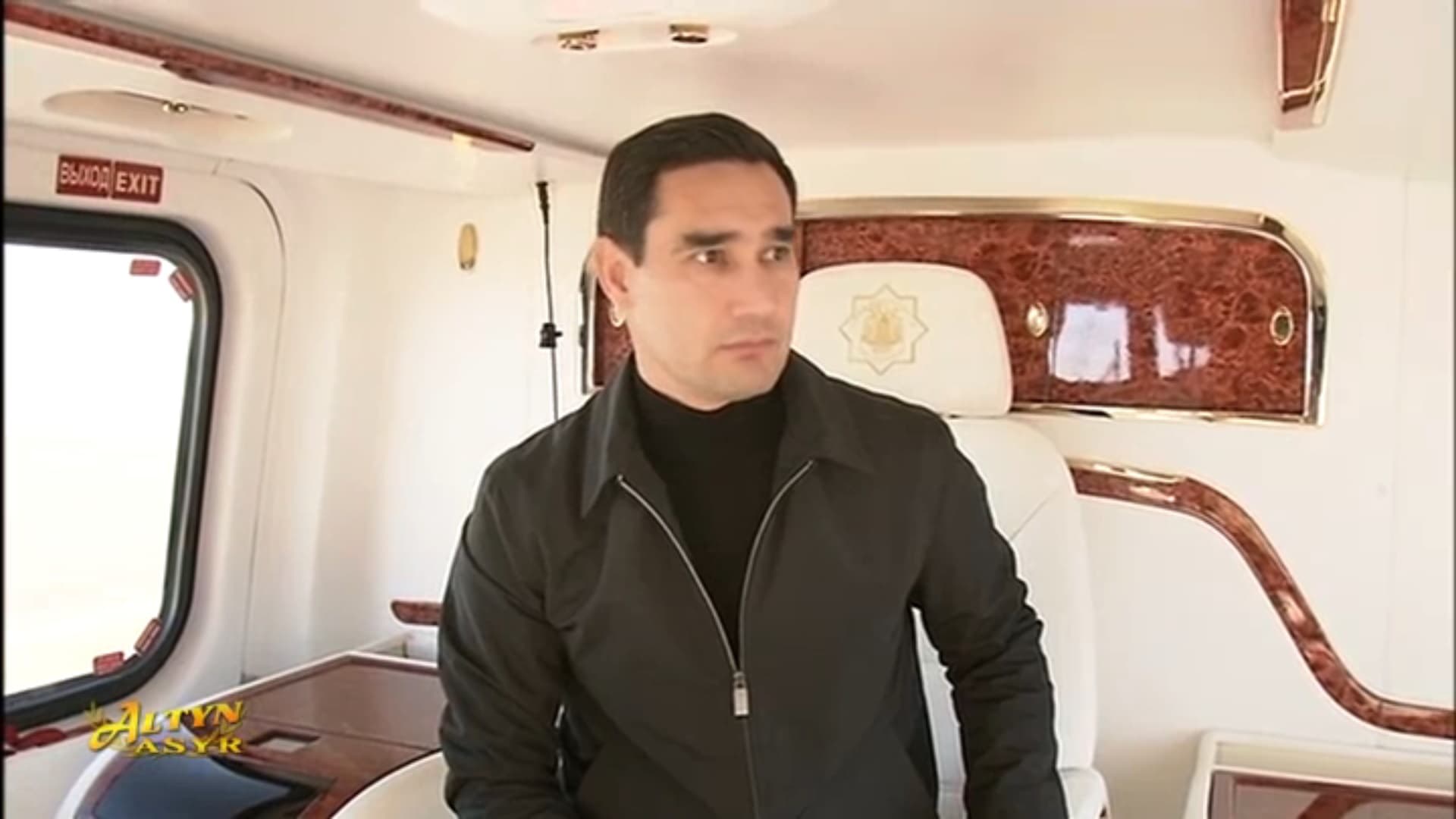 Serdar Berdimuhamedow Aşgabat we Arkadag şäherlerinde täze gurulýan binalary gözden geçirdi