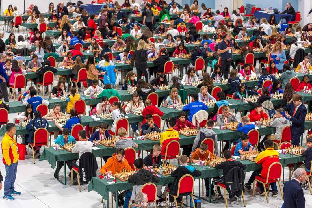 Leyla Shohradova retains her place in the top three at the World Chess Championship