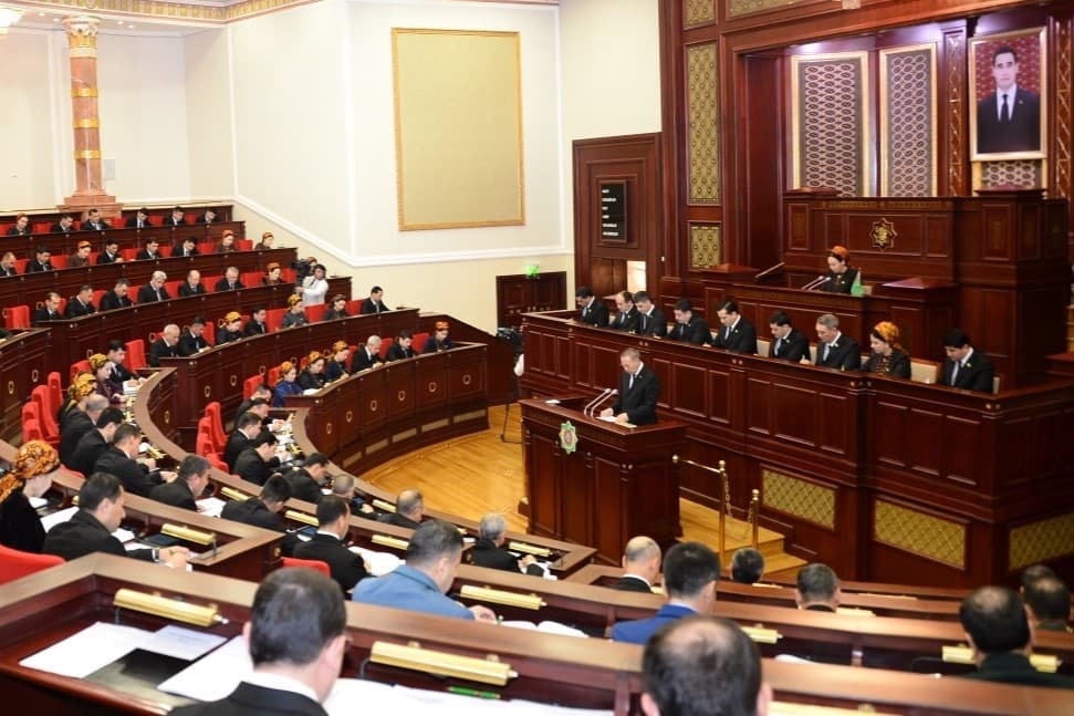 Türkmenistanyň Mejlisi birnäçe kanunlaryň taslamalaryny kabul etdi