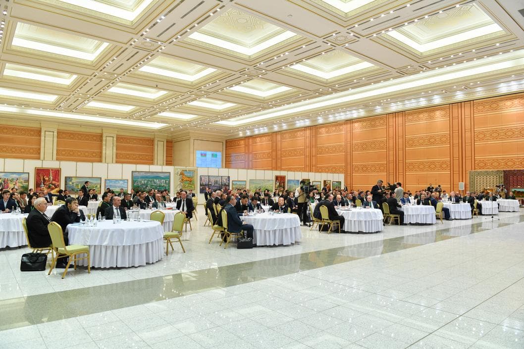 turkmeno-azerbajdzhanskij-biznes-forum-nametil-novye-podhody-k-razvitiyu-delovogo-partnerstva