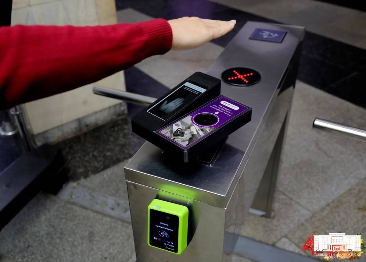 v-metropolitene-v-tashkente-testiruyut-oplatu-pri-pomoshchi-skanirovaniya-ladoni