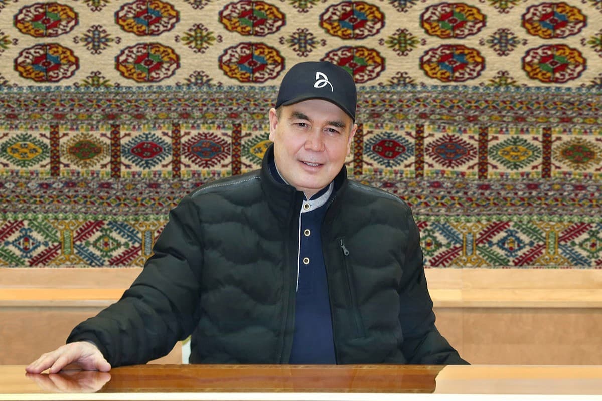 Gurbanguly Berdimuhamedow Ýaşlar maslahatyna we sergisine taýýarlyk meselelerini maslahatlaşdy