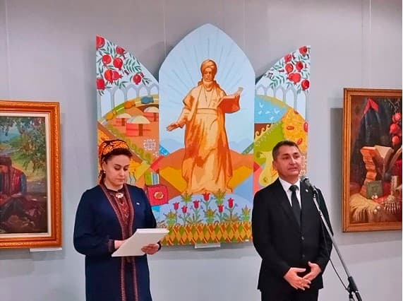 v-ashhabade-otkrylas-hudozhestvennaya-vystavka-posvyashchennaya-mahtumkuli