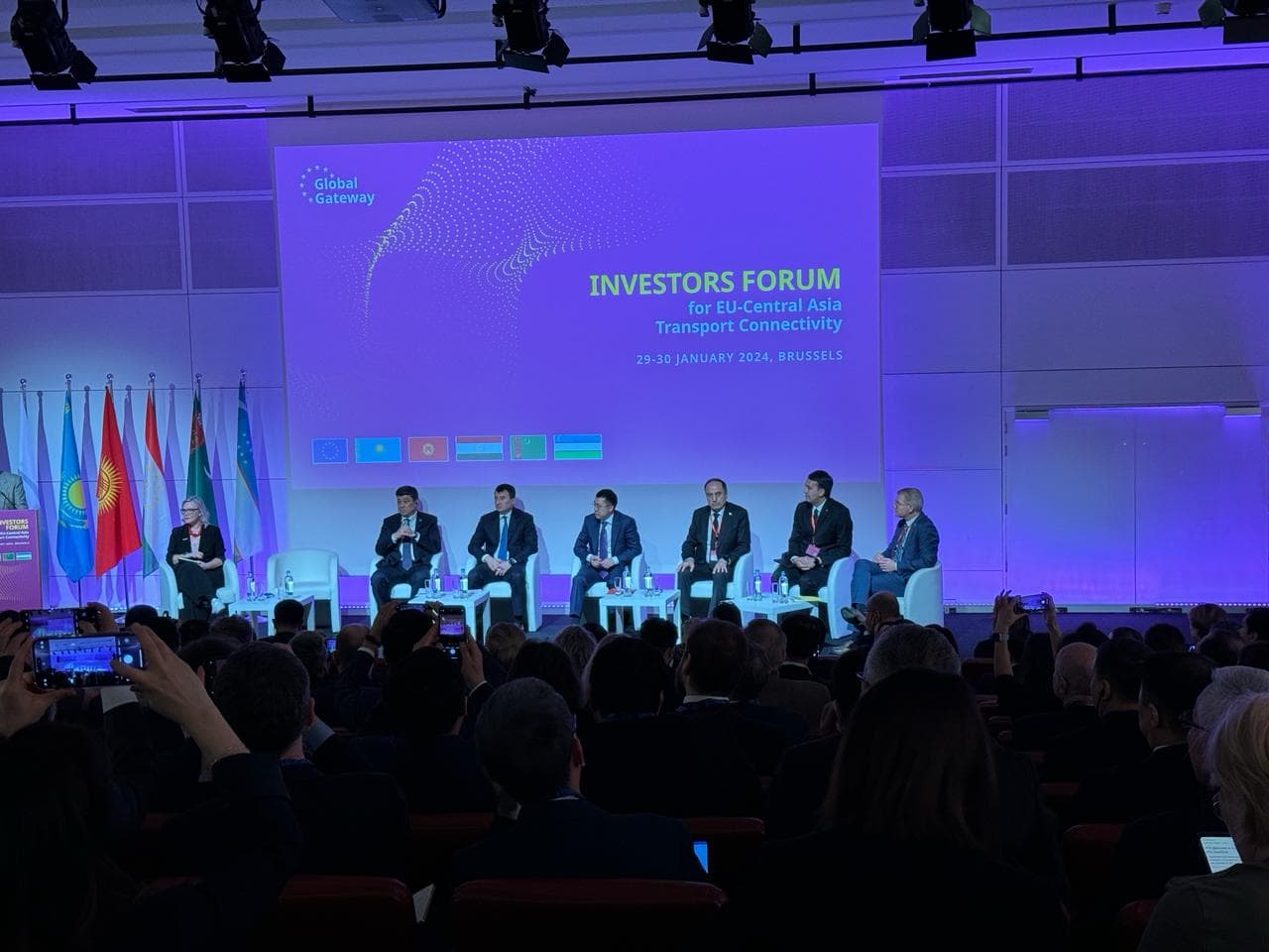 global-gateway-v-bryussele-obyavili-o-reshenii-es-investirovat-10-mlrd-v-transkaspijskij-koridor