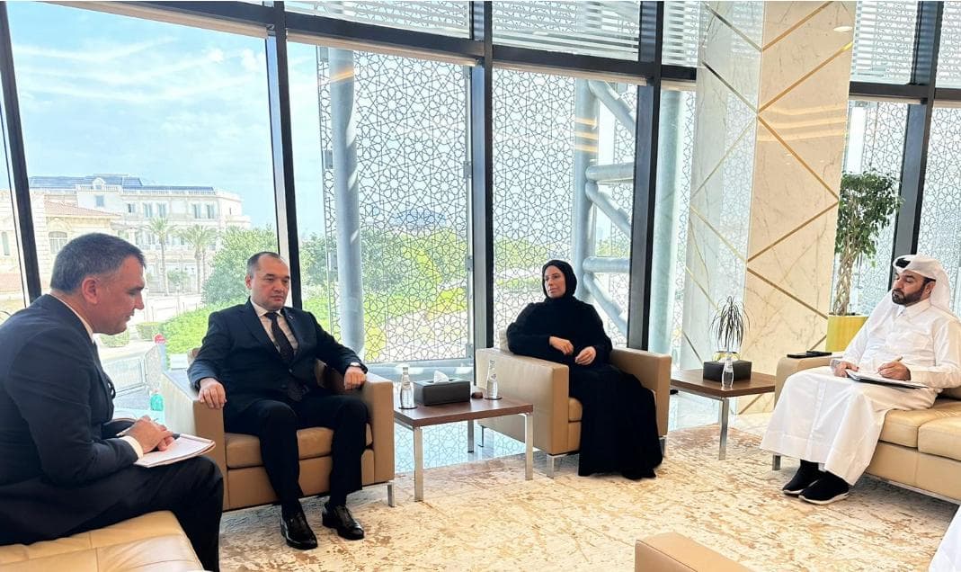 vstrecha-posla-turkmenistana-s-ministrom-obrazovaniya-vysshego-obrazovaniya-i-vospitaniya-gosudarstva-katar