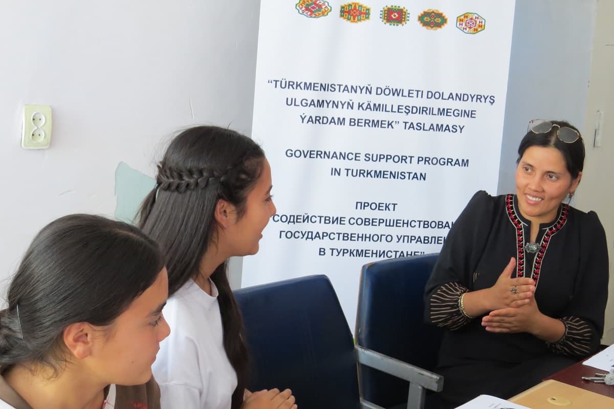 predostavlyaemye-usaid-uslugi-po-surdoperevodu-sodejstvuyut-inklyuzivnosti-v-turkmenistane