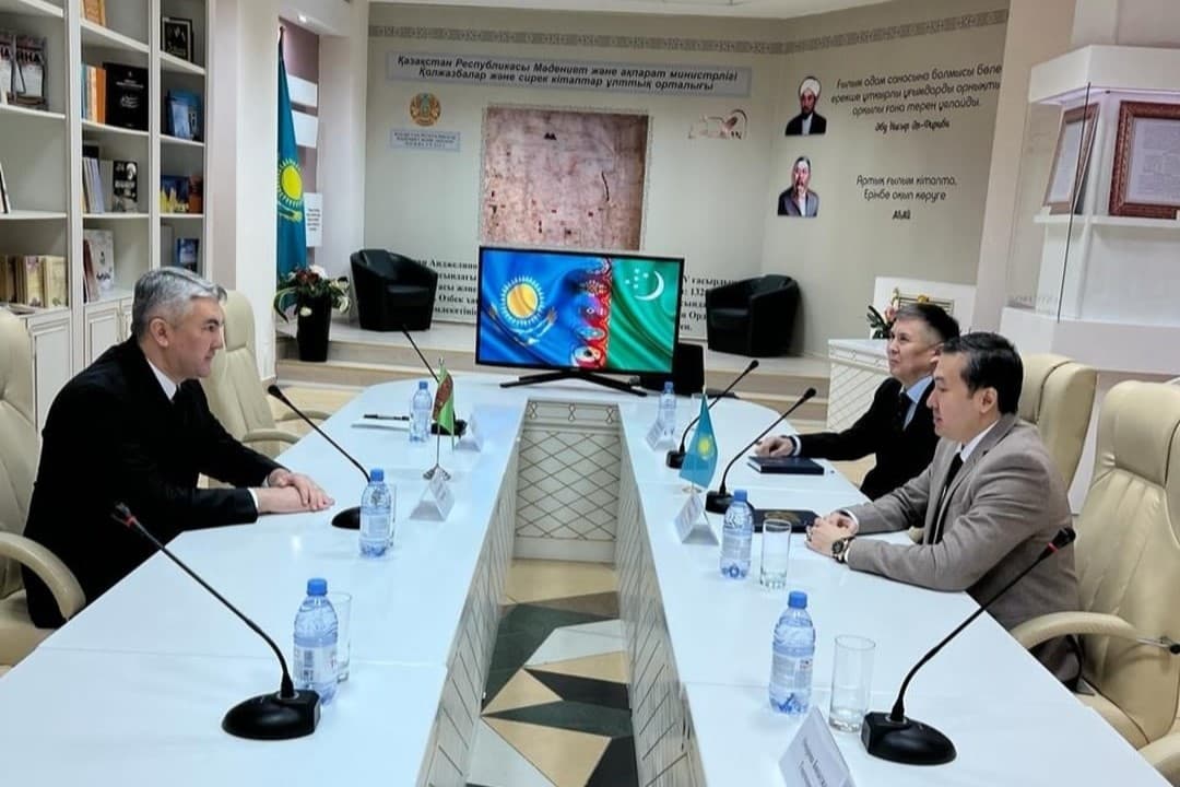 Казахский центр рукописей готов к участию в мероприятиях в честь юбилея Махтумкули