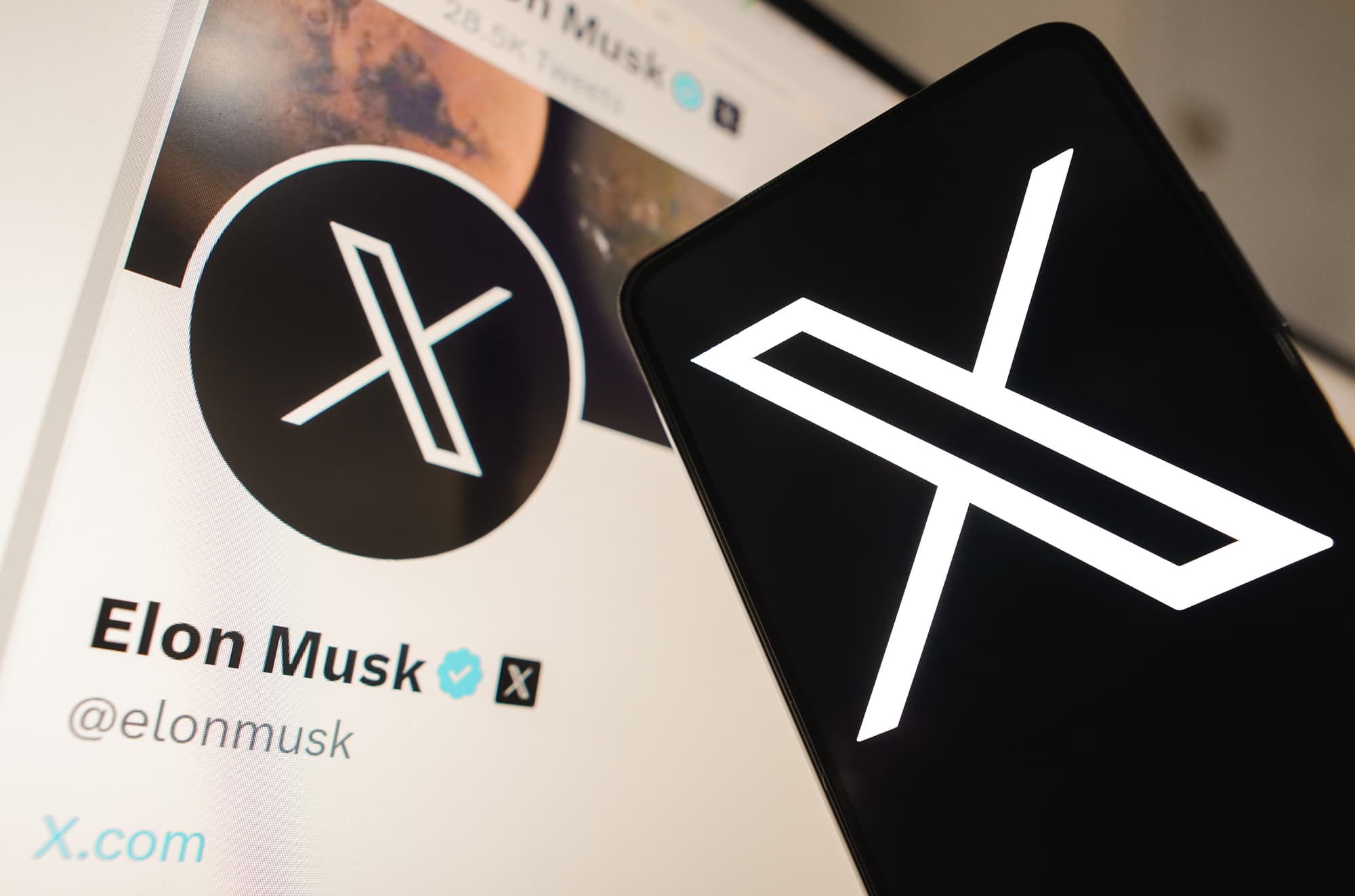 Илон Маск может запустить почтовую службу XMail
