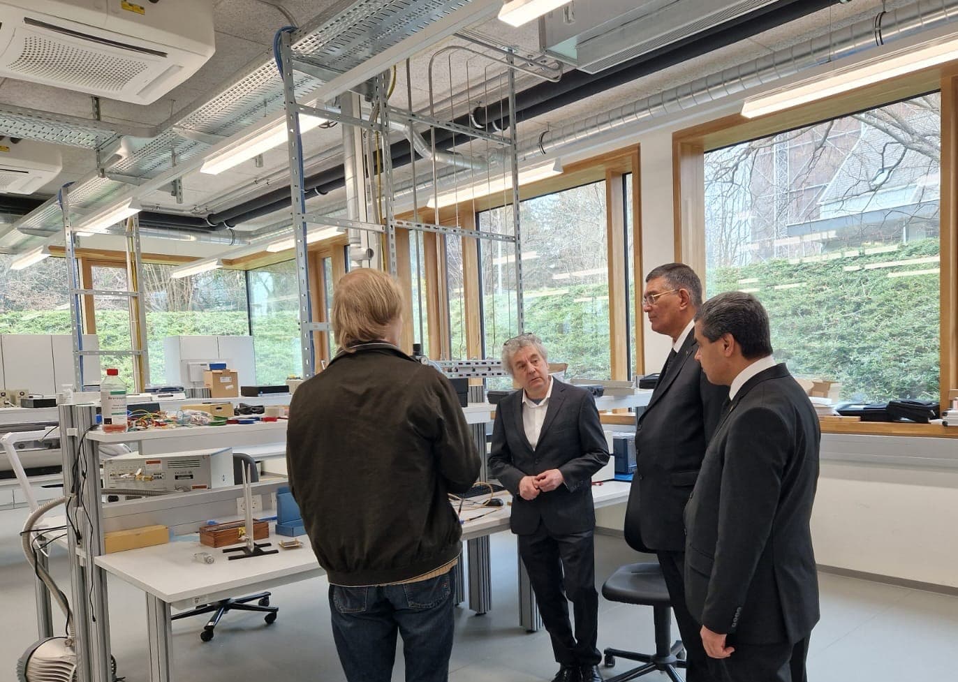 rukovoditeli-turkmenskih-vuzov-posetili-tehnicheskij-universitet-graca-v-avstrii