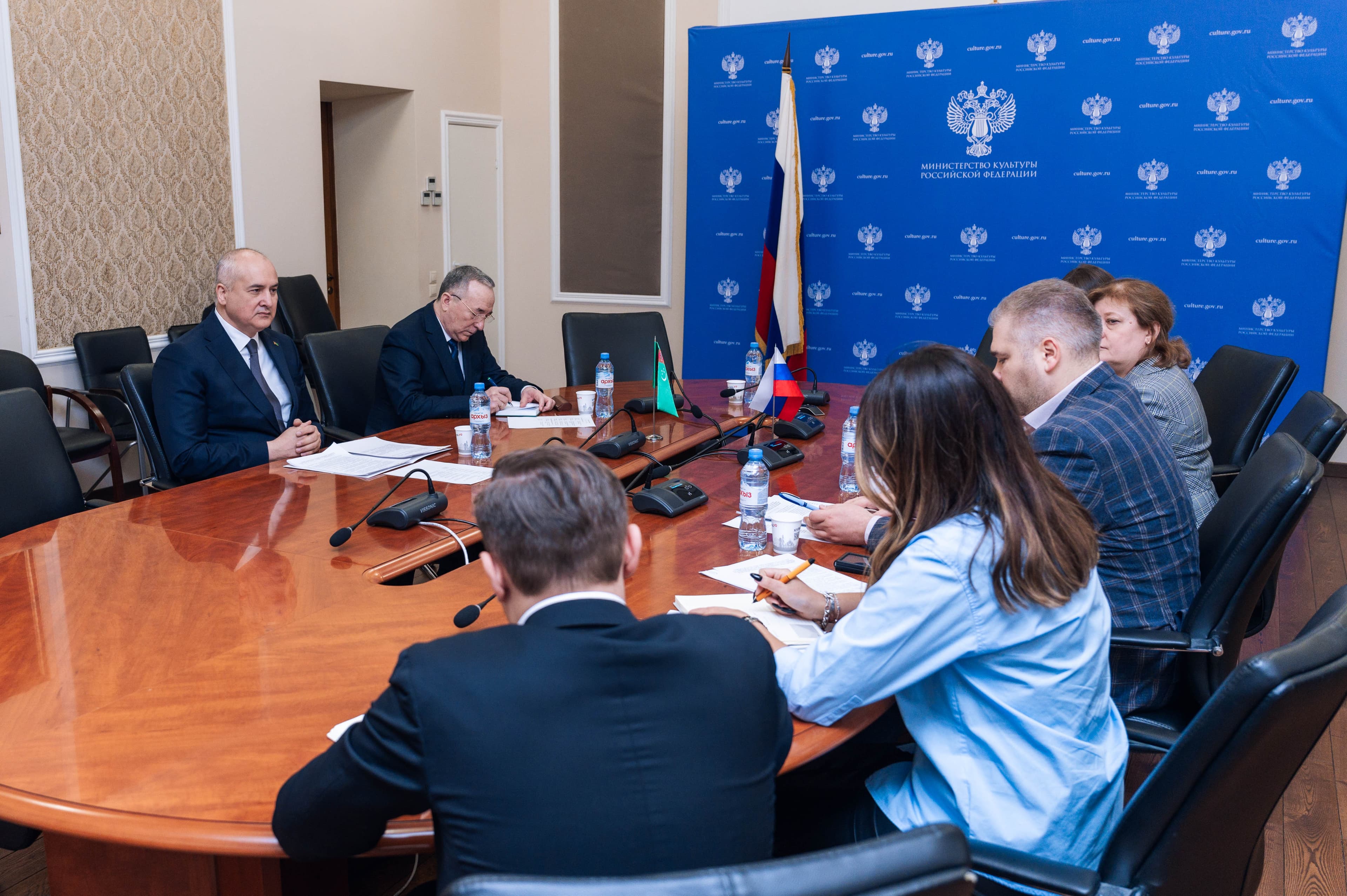 vstrecha-posla-turkmenistana-s-zamministra-kultury-rossii