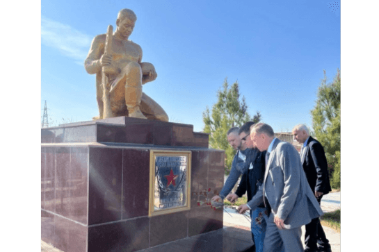 Российское посольство поздравило с 94-летием туркменского ветерана ВОВ