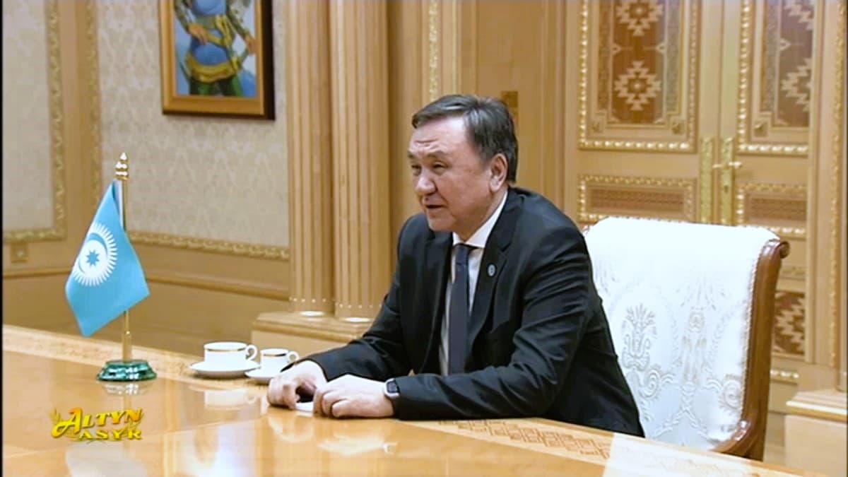 Президент Туркменистана принял генерального секретаря Организации тюркских государств