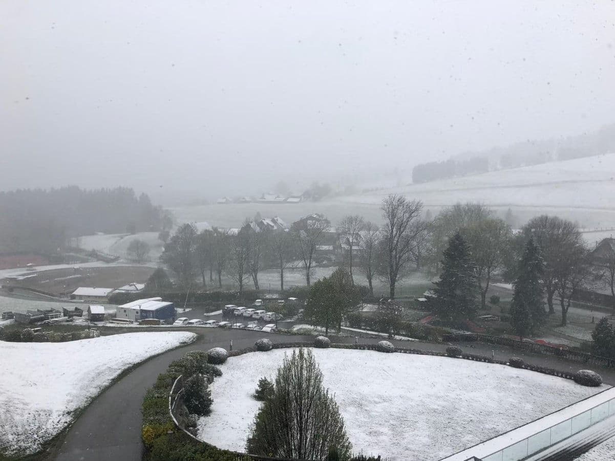 v-centralnoj-evrope-i-na-balkanah-vypal-sneg-posle-zharkoj-vesny