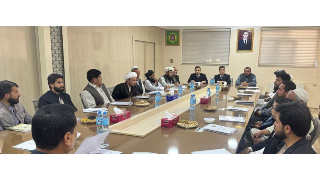 v-hyrate-proshel-literaturnyj-vecher-posvyashchennyj-300-letiyu-so-dnya-rozhdeniya-mahtumkuli-fragi