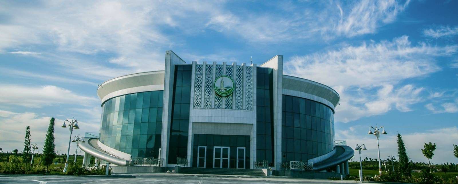 The Golf Plaza restaurant announces the recruitment of employees!