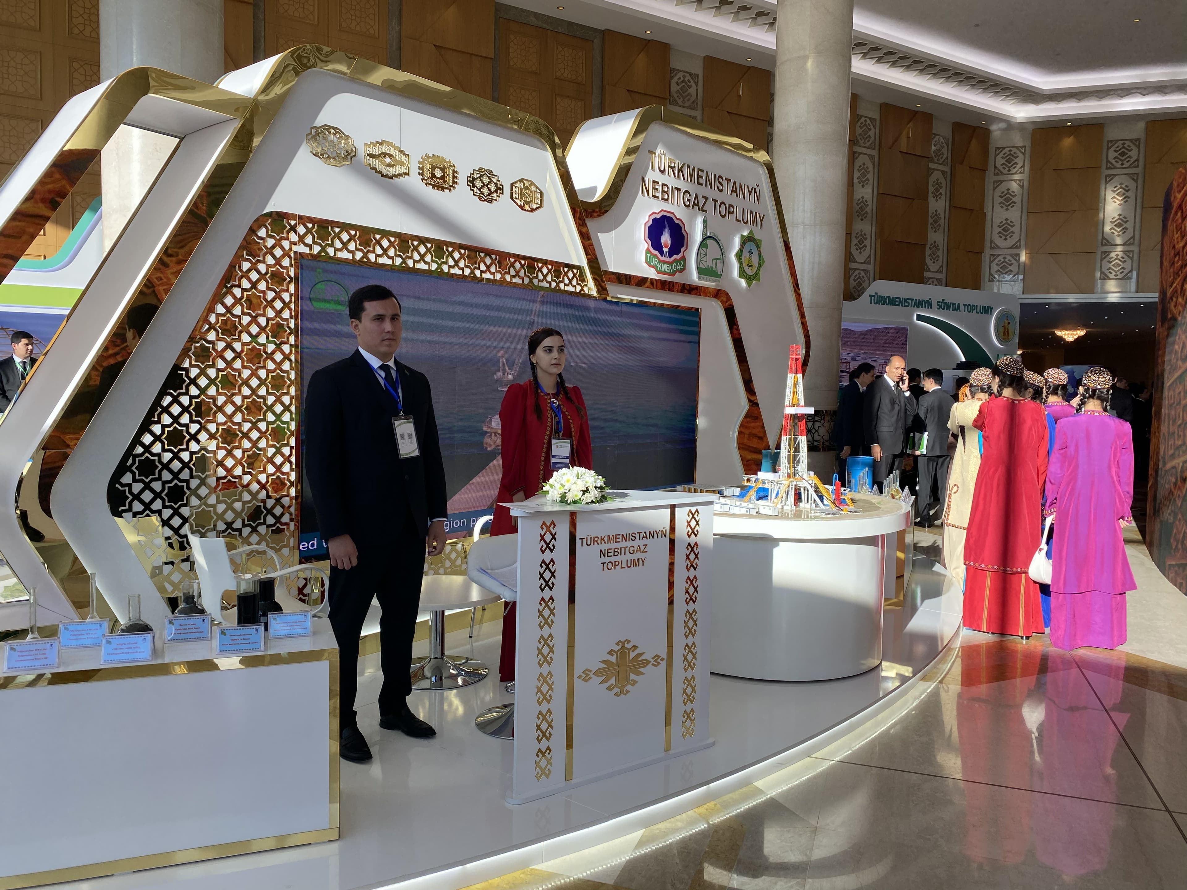 v-ashhabade-nachali-rabotu-investicionnyj-forum-turkmenistana