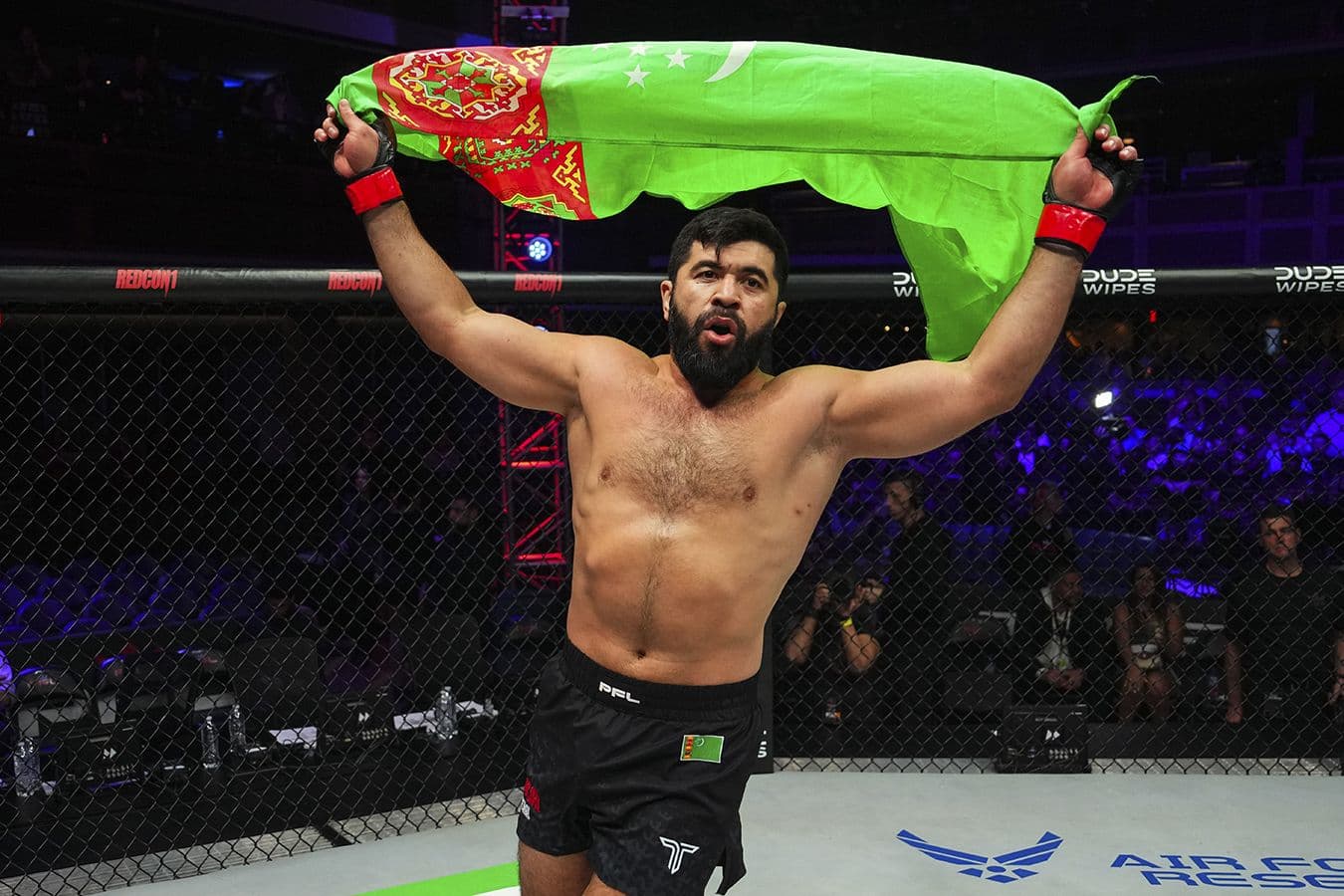 dowletjan-yagsymyradow-pfl-gran-pride-impa-kasanganayy-yenip-cempion-diyen-titula-eye-boldy