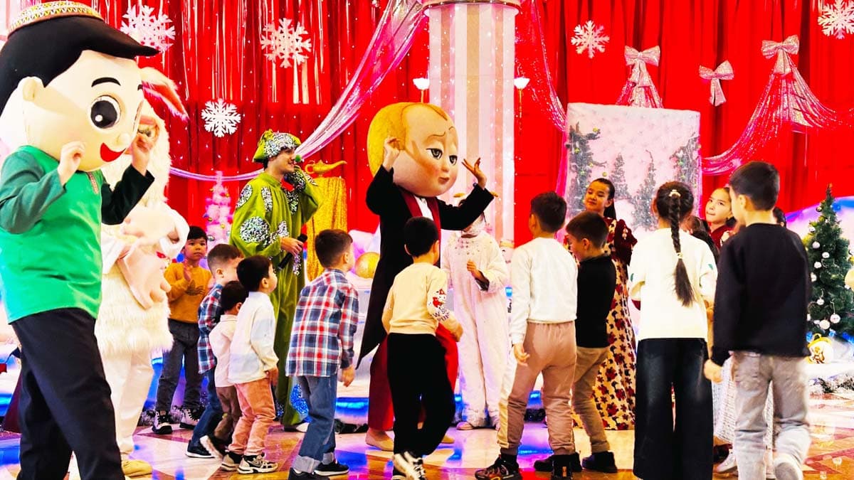 new-years-carnival-children-puppet-theatre