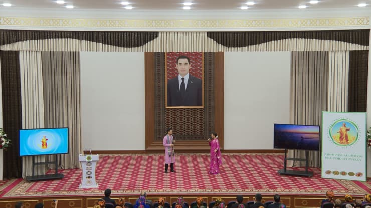 turkmenistan-celebrates-world-hindi-day