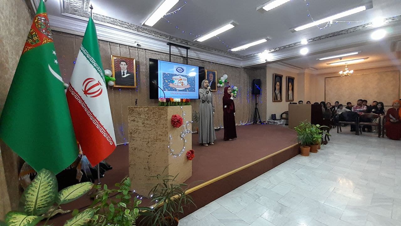 v-kulturnom-centre-irana-v-ashhabade-otmetili-den-otcov