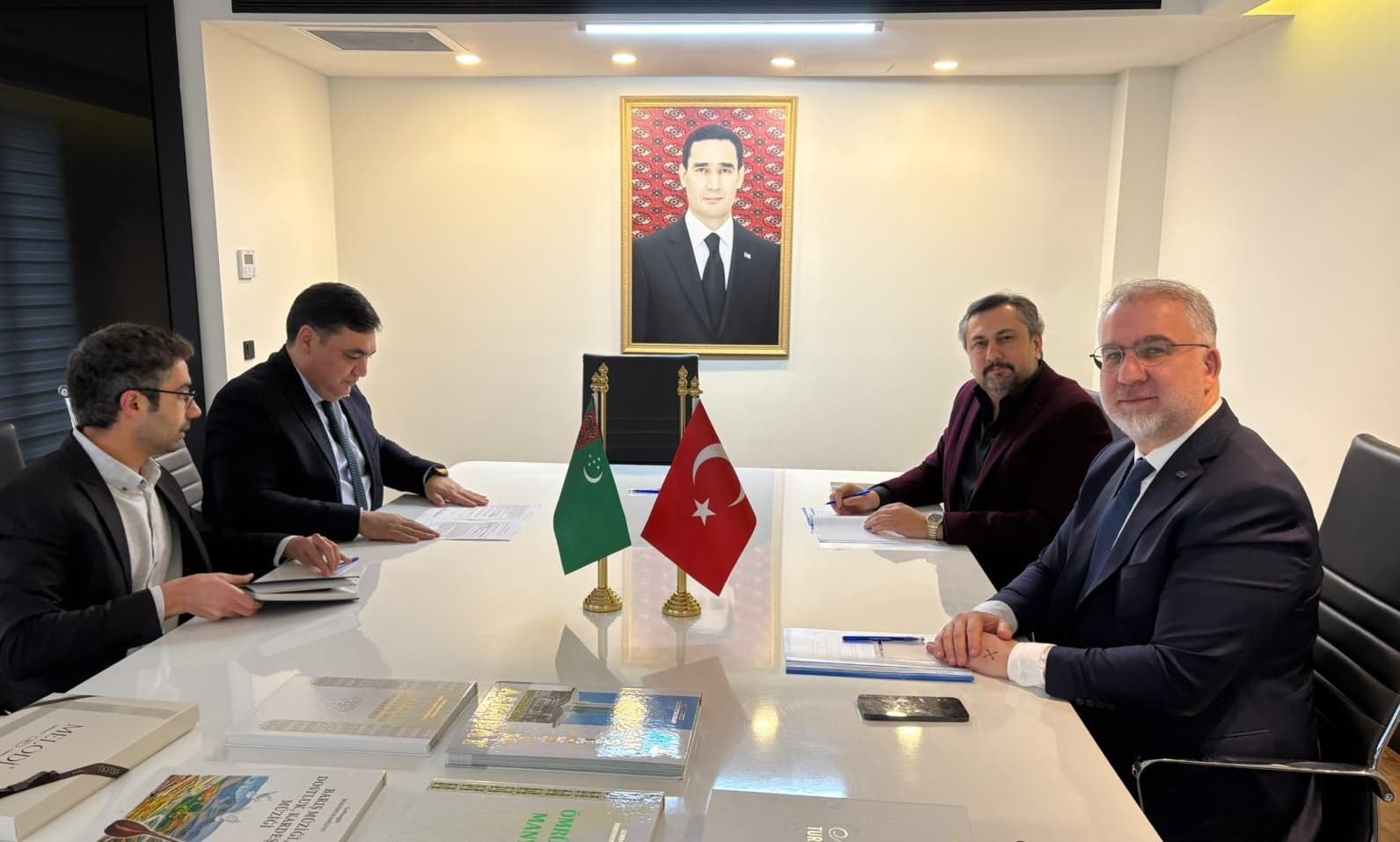 v-stambule-obsudili-turkmeno-tureckoe-vzaimodejstvie-po-tranzitnym-perevozkam