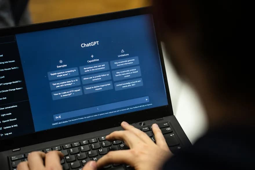 davos-2025-obeshchaet-revolyuciyu-iskusstvennogo-intellekta-plody-kotoroj-budut-dostupny-vsem