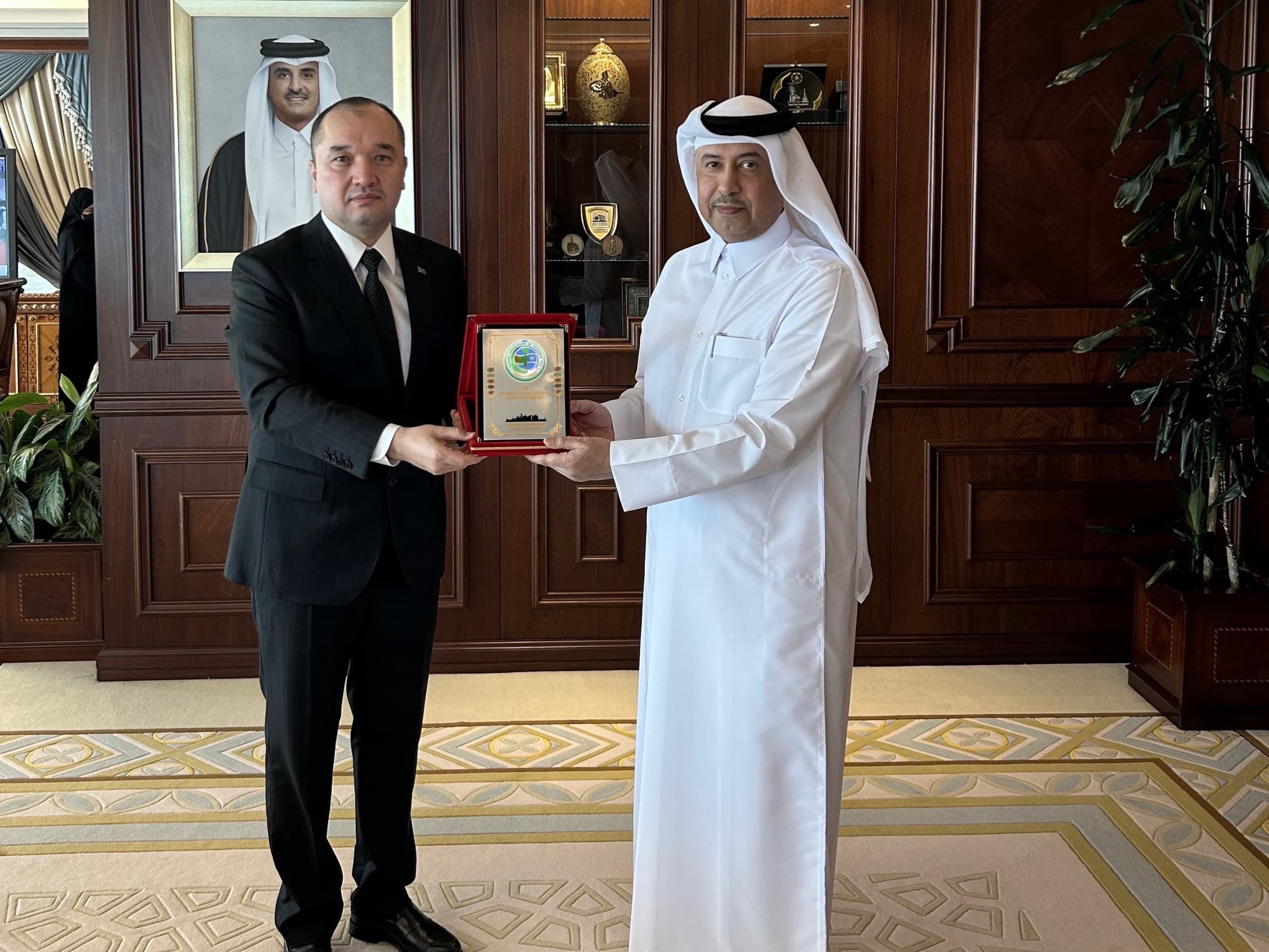 posol-turkmenistana-obsudil-voprosy-sotrudnichestva-s-generalnym-prokurorom-katara