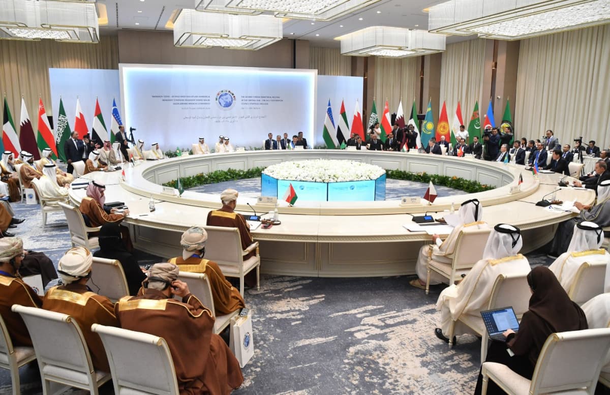 uzbekistan-primet-1-j-forum-analiticheskih-centrov-centralnoj-azii-i-arabskih-stran-zaliva