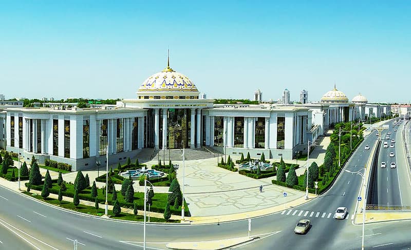 Halkara gatnaşyklary instituty gutardyş synp okuwçylary «Açyk gapylar» gününe çagyrýar