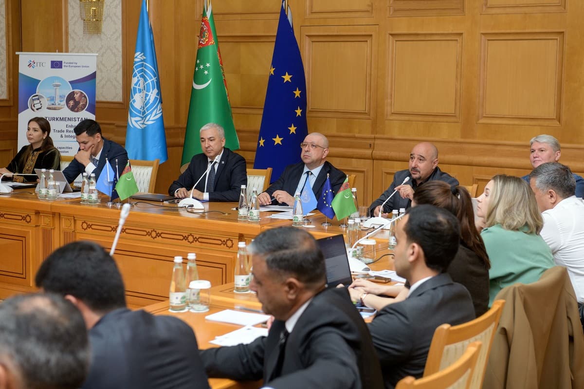 v-ashhabade-proshyol-trening-po-proceduram-vneshnetorgovoj-deyatelnosti-uzbekistana