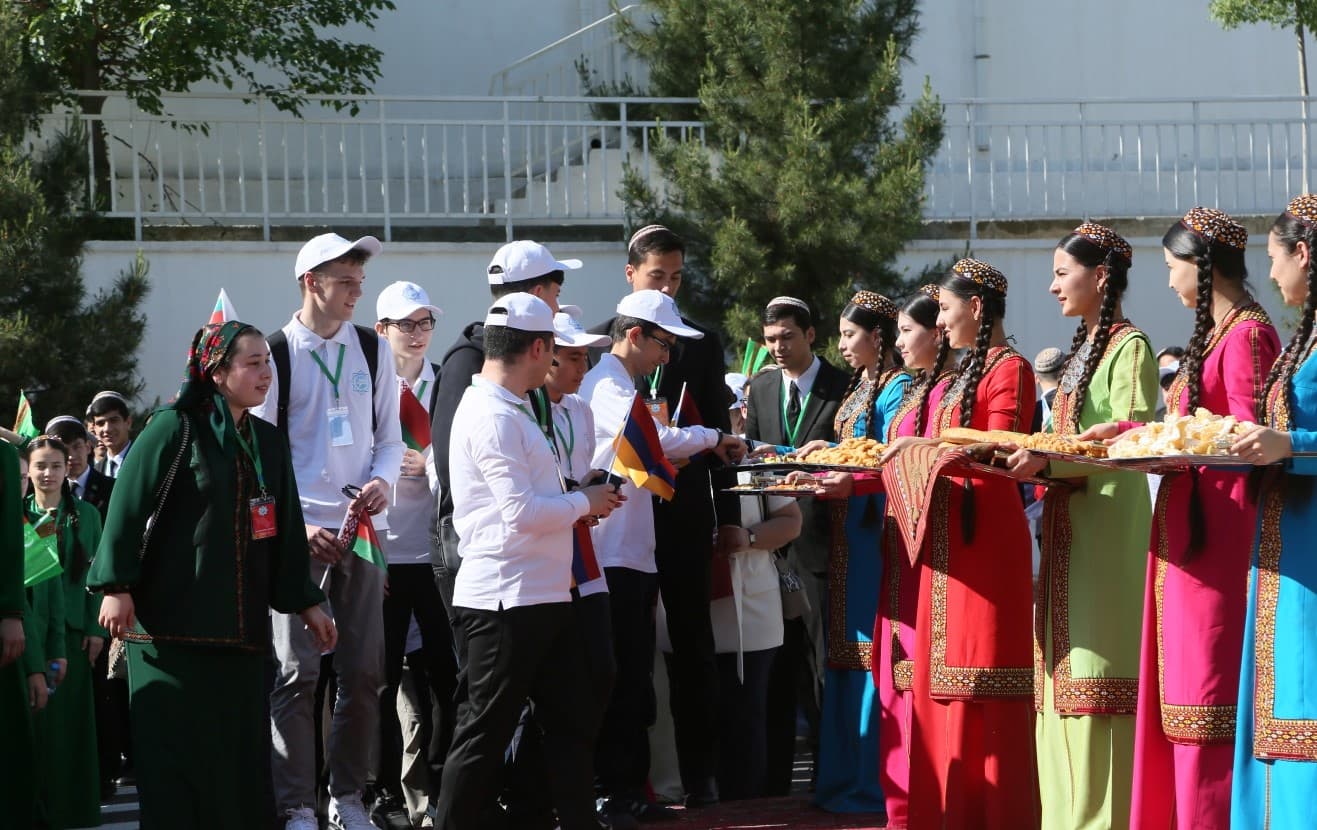 ashhabad-prinimaet-yunyh-matematikov-mira-ii-mezhdunarodnaya-olimpiada-sredi-shkolnikov